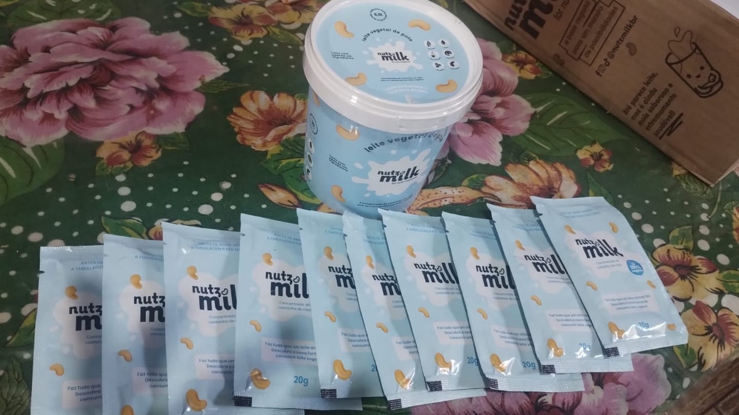 Customer photo review of Leite Vegetal NutzMilk  6,5L - Concentrado de Castanha de Caju + 12 sachês (grátis)