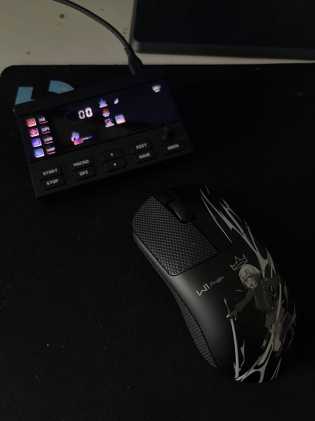 Customer photo review of Wraith W1 Wireless Mouse