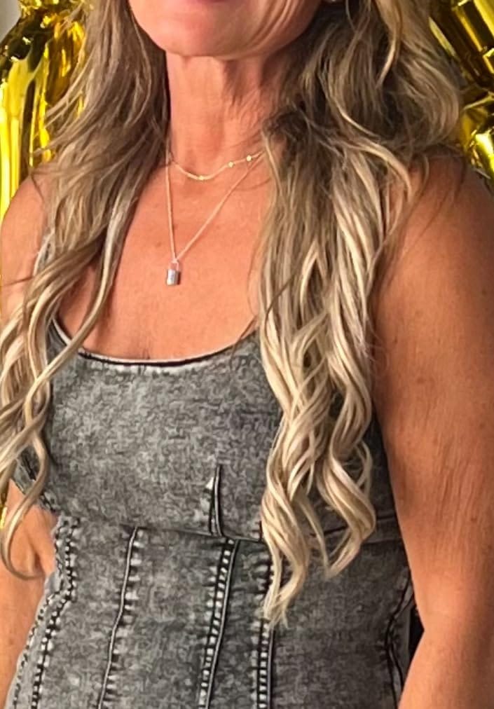 Customer photo review of Virgin XO Invisible Weft Butterfly Weft Extensions Balayage #8/8/613