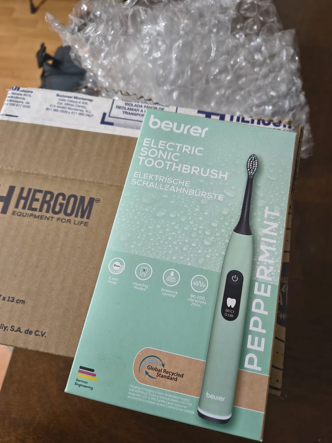 Customer photo review of Cepillo Dental Eléctrico Recargable | Sónico | Con 5 Programas de Limpieza y 2 Cabezales | Beurer