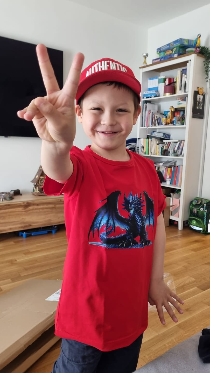 Customer photo review of Bügelbild Drache Nachtblau