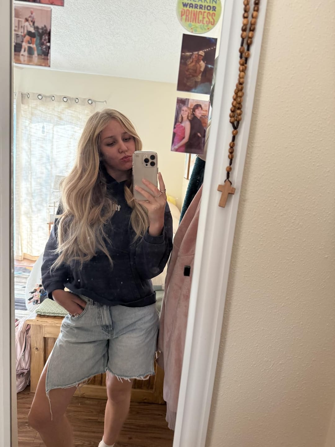 Customer photo review of Virgin Flat Silk Weft Hair Extensions Bleach Blonde #60