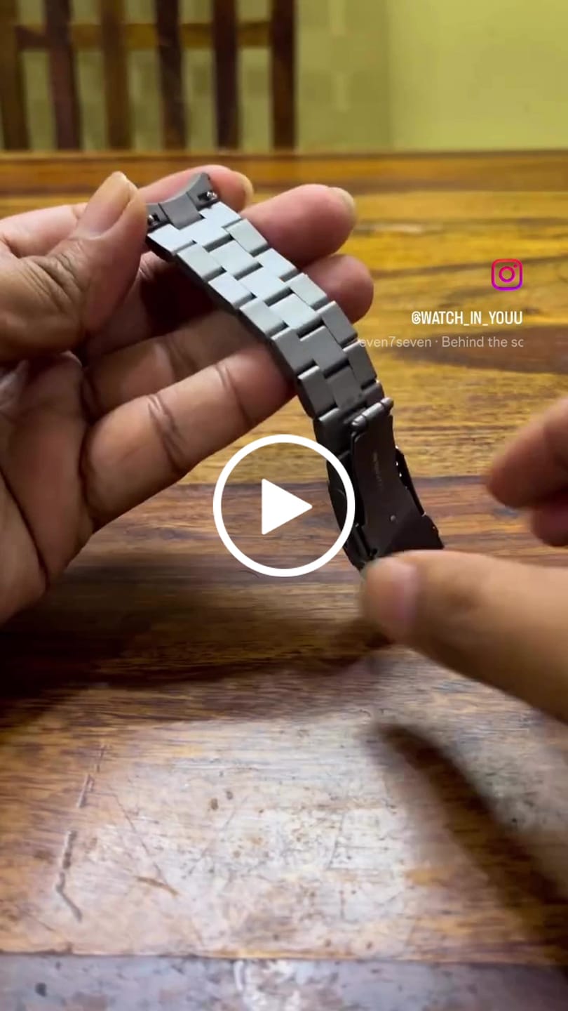 Customer video review of 3-link Titanium Bracelet | 22mm lug width,Fits only for Voyager Watch