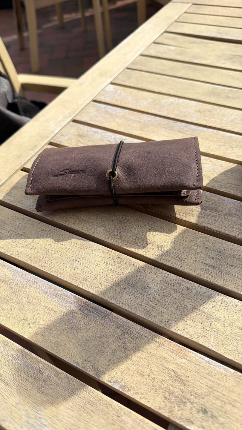 Customer photo review of Leder-Tabaktasche Sintra