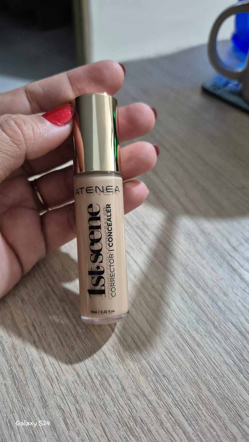 Customer photo review of CORRECTOR  LÍQUIDO  1ST SCENE