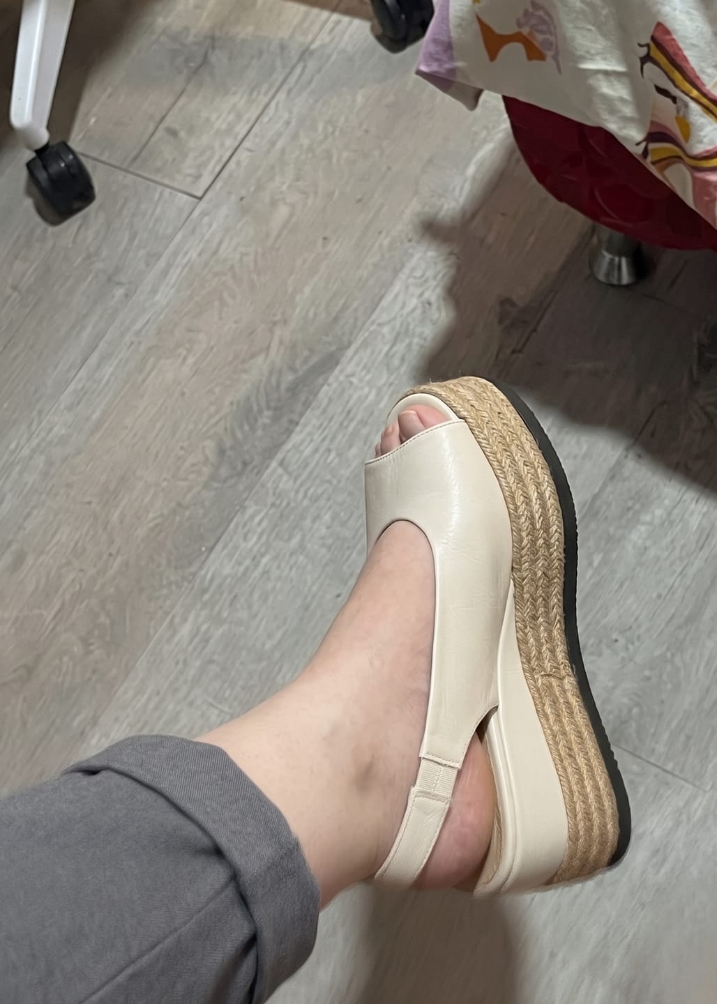 Customer photo review of Agnesa White