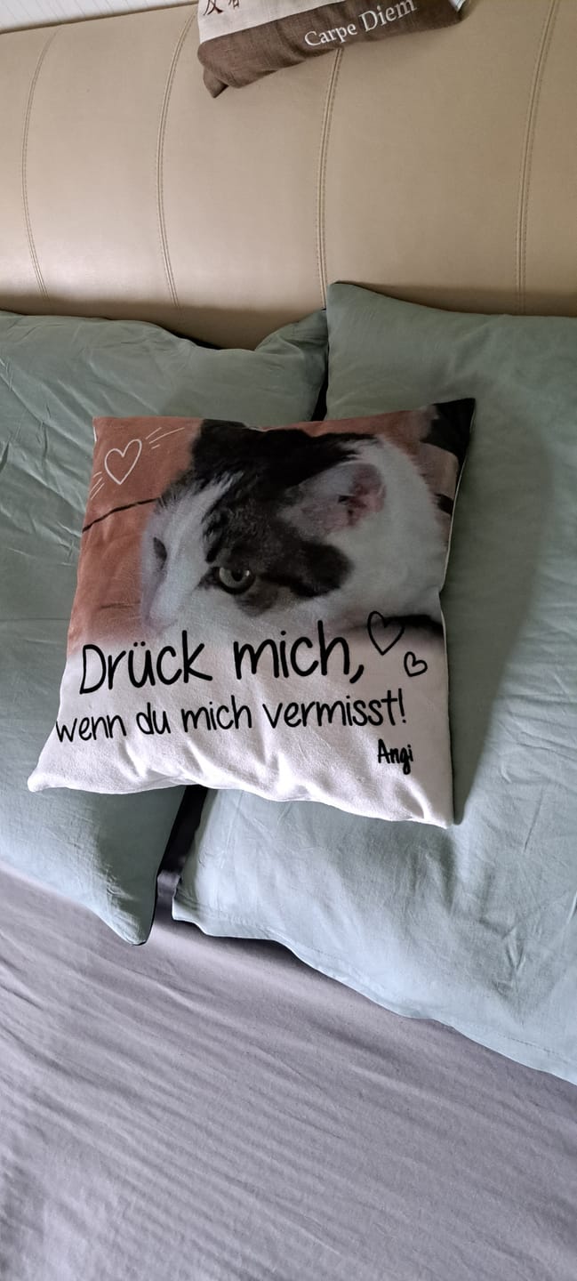 Customer photo review of Personalisiertes Kissen - Drück mich, wenn du mich vermisst