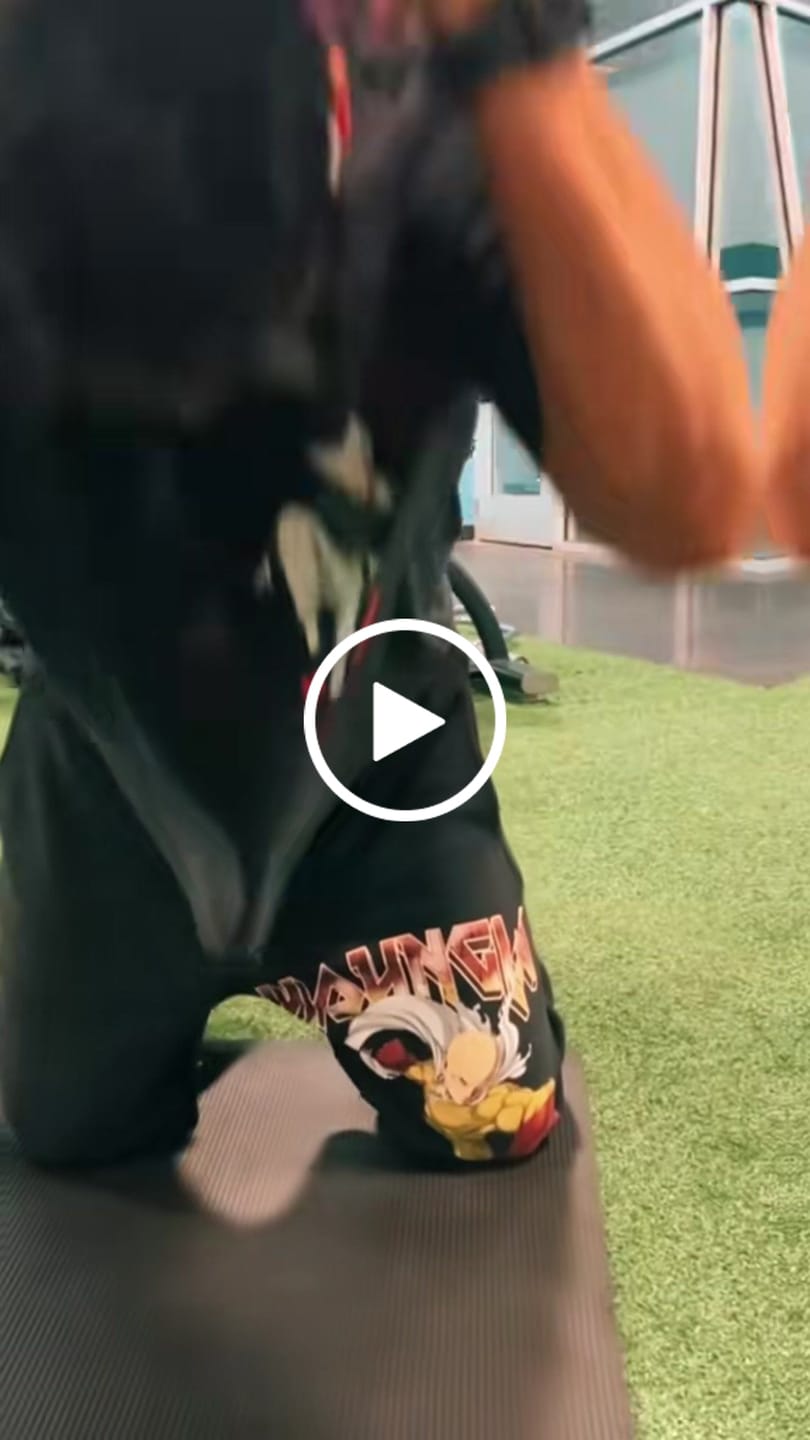 Customer video review of 4105 - One Punch Man Tees