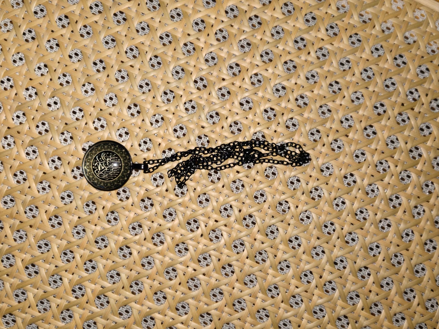 Customer photo review of HilalHaven Arc Wisdom Shahada Vintage Pattern Necklace