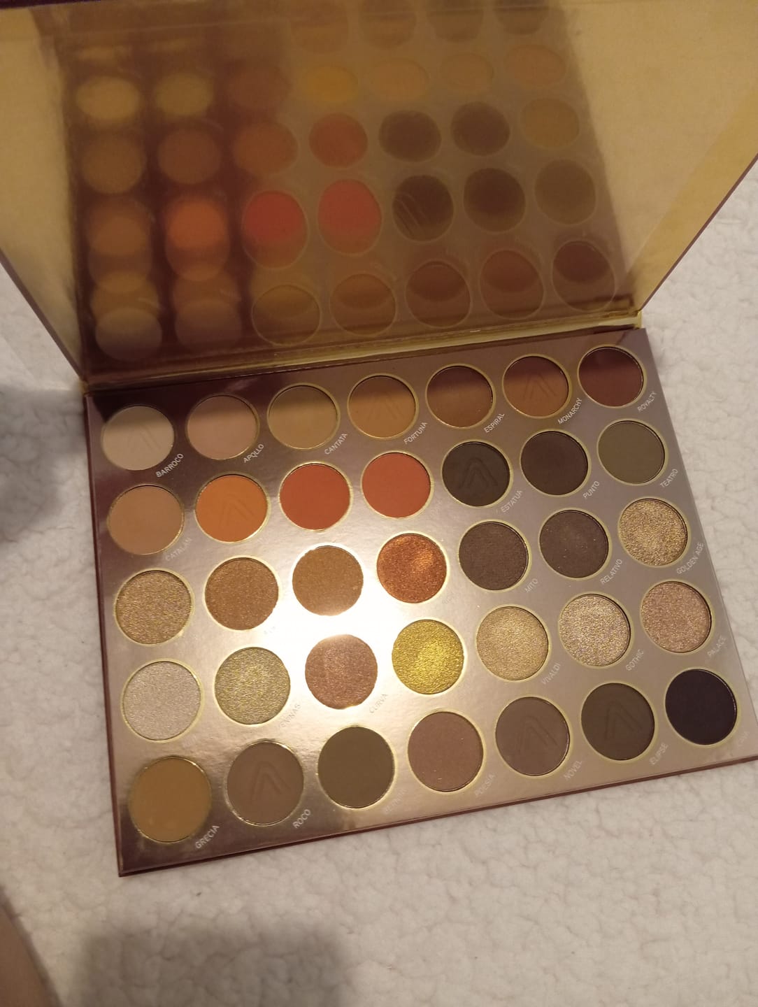 Customer photo review of PALETA DE SOMBRAS  ATEMPORAL | MAKEUP EXPERT