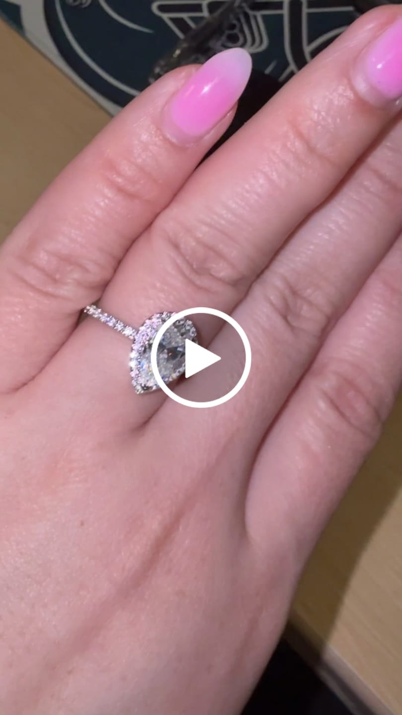 Customer video review of S925 Moissanite 2.5 Carat Halo Pear Cut Engagement Ring