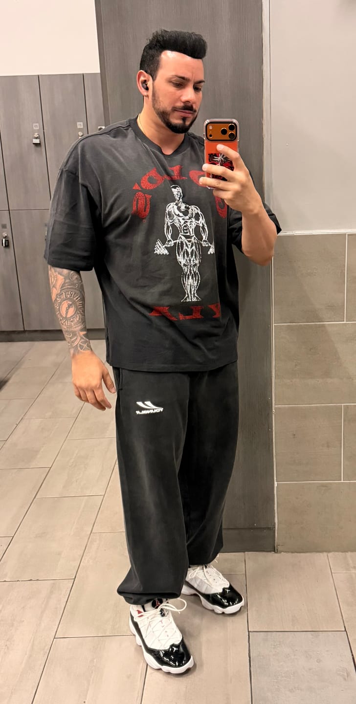 Customer photo review of 2154 - Throwback Baggy Joggers