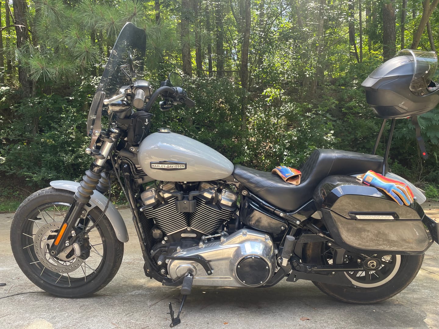 Customer photo review of 32L - Darkin Large Quick Mount Painted Hard Saddlebags for Harley Softail Street Bob FXBB/S