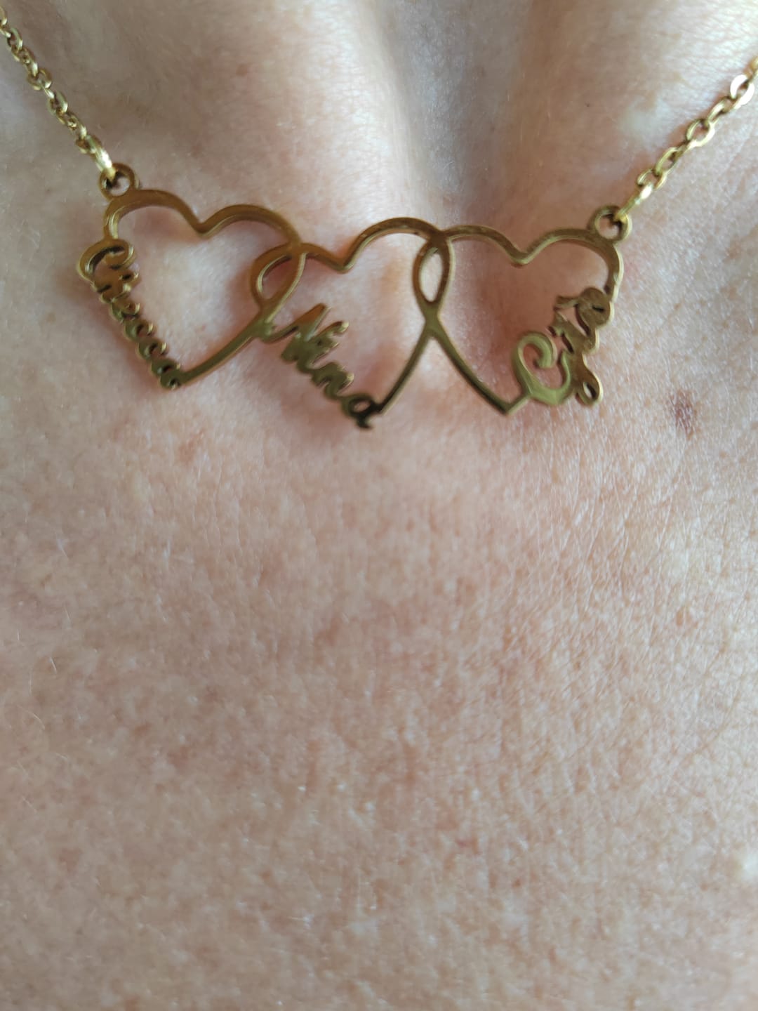 Customer photo review of Collana personalizzata con nome a forma di cuore