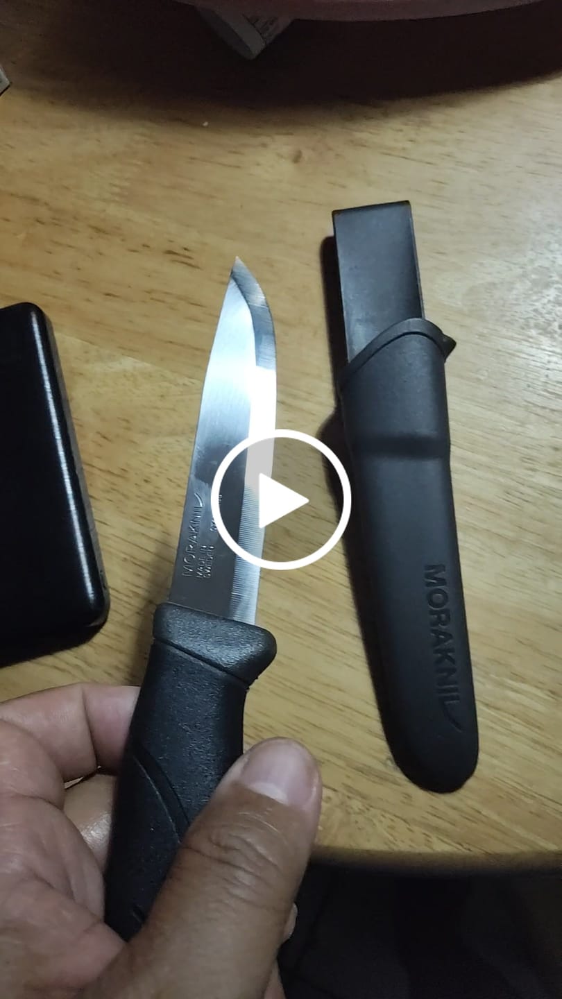 Customer video review of Morakniv Companion Stainless Steel Knife Anthracite 13165