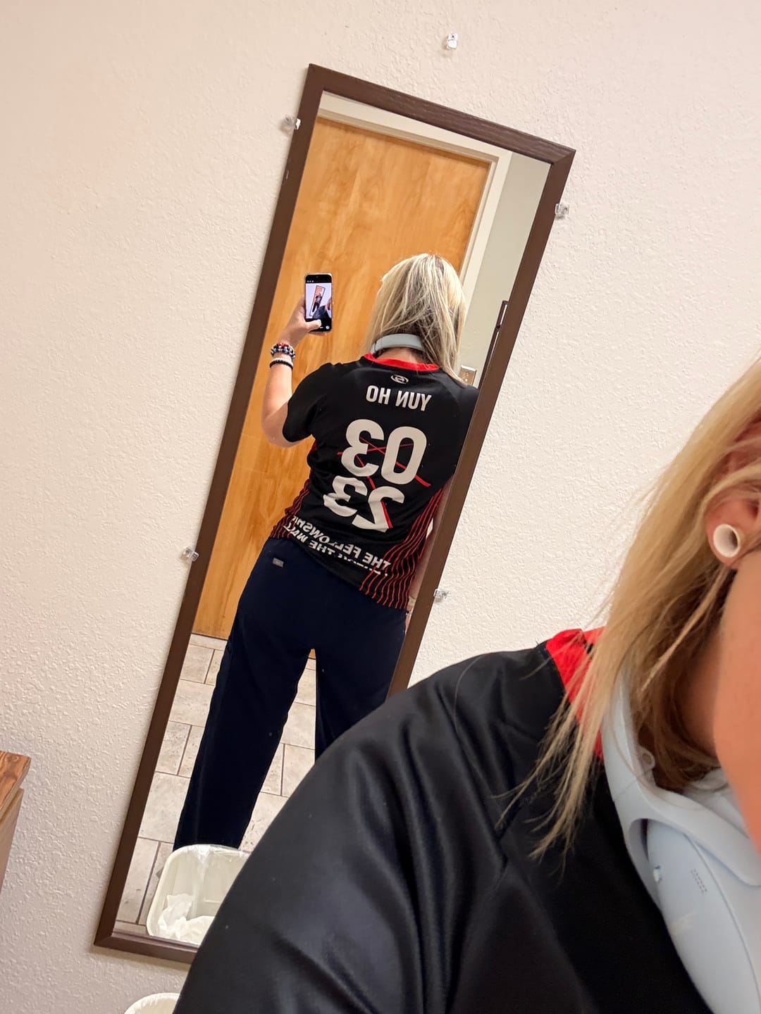 Customer photo review of Ateez Fellowship Break the Wall Sports Jersey