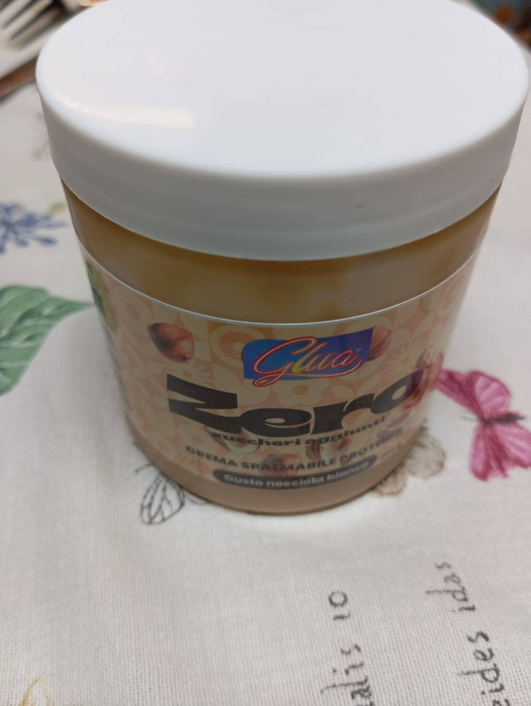Customer photo review of Crema proteica gusto nocciola bianca