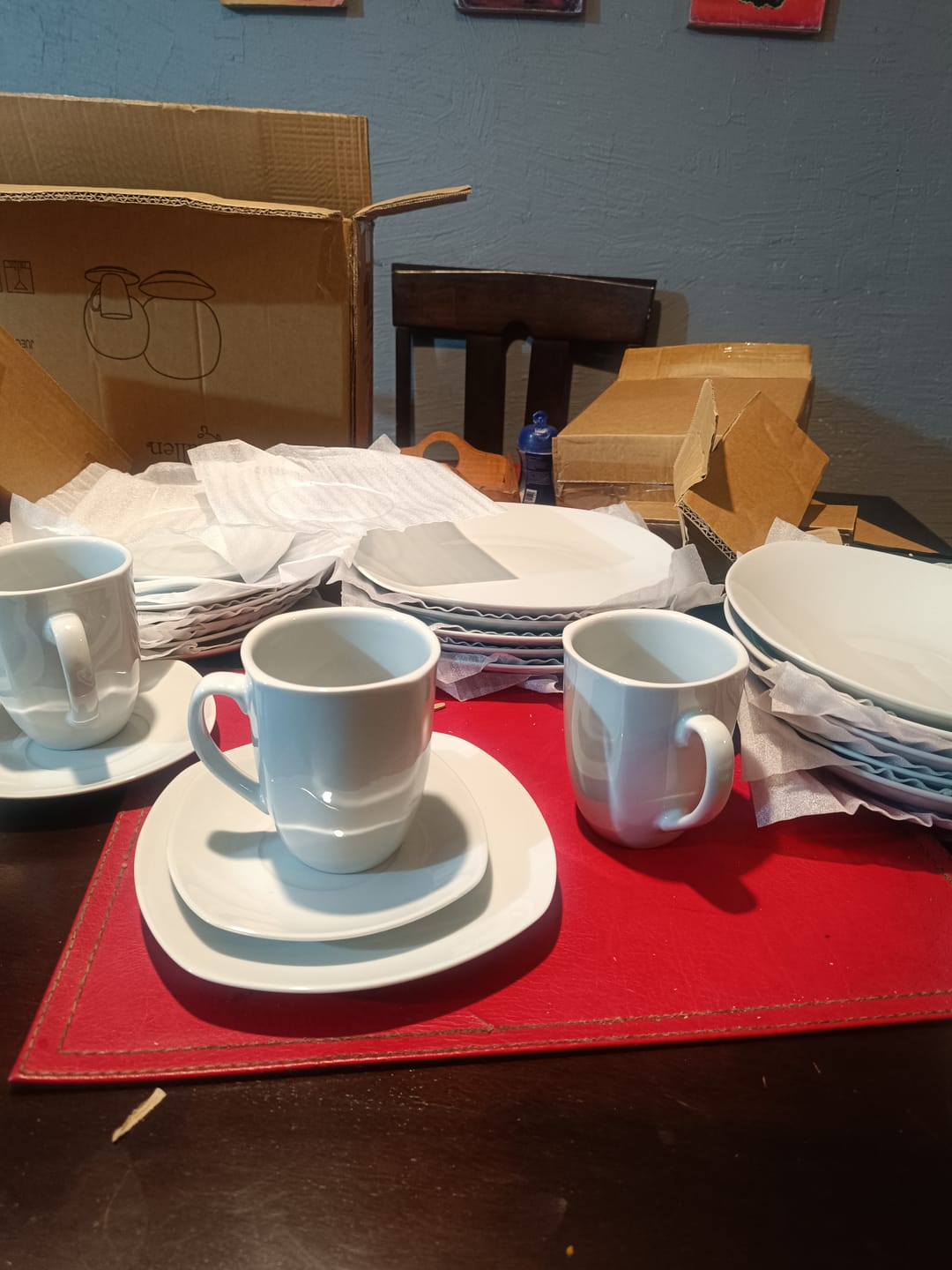 Customer photo review of Juego De Vajilla 30 Piezas Porcelana  Blanca Ivy Hallen