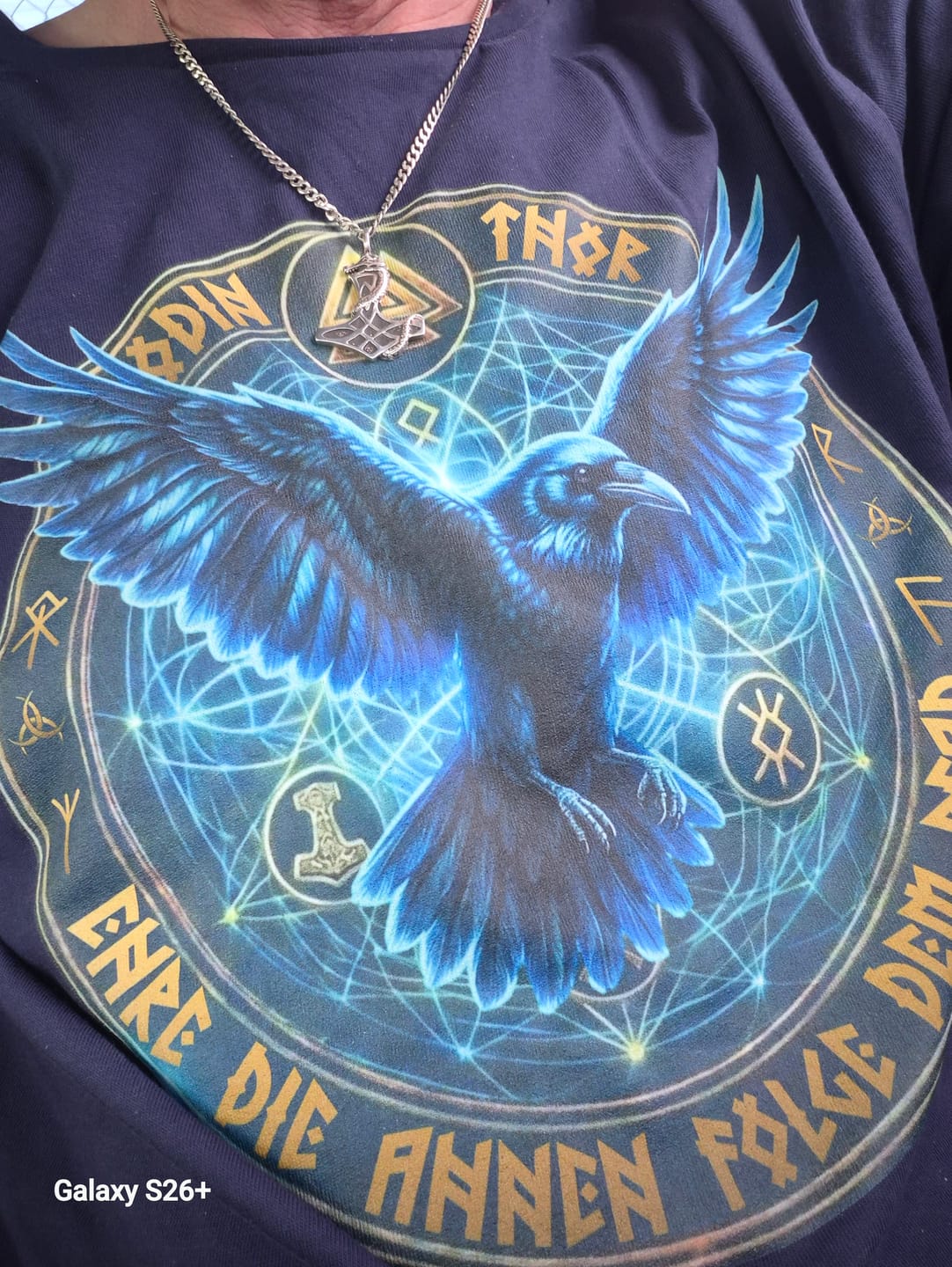 Customer photo review of Ehre die Ahnen T-Shirt