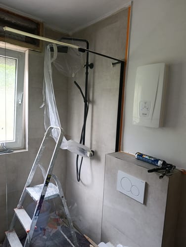 Customer photo review of SONNI Duschwand Glas 90-120 x 200cm Schwarz mit NANO Glas Sicherheitsfolie Duschtrennwand Glas Walk In Glaswand Dusche