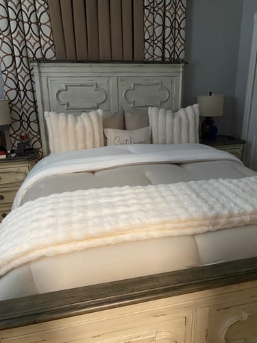 Customer photo review of Cloud Throw Blanket