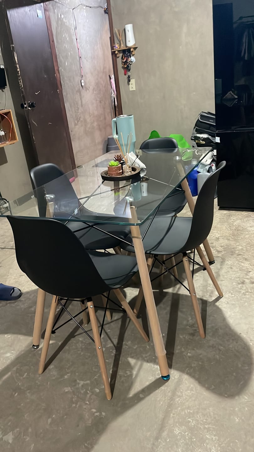 Customer photo review of Comedor 4 sillas Oslo | Mesa rectangular T5 de cristal templado