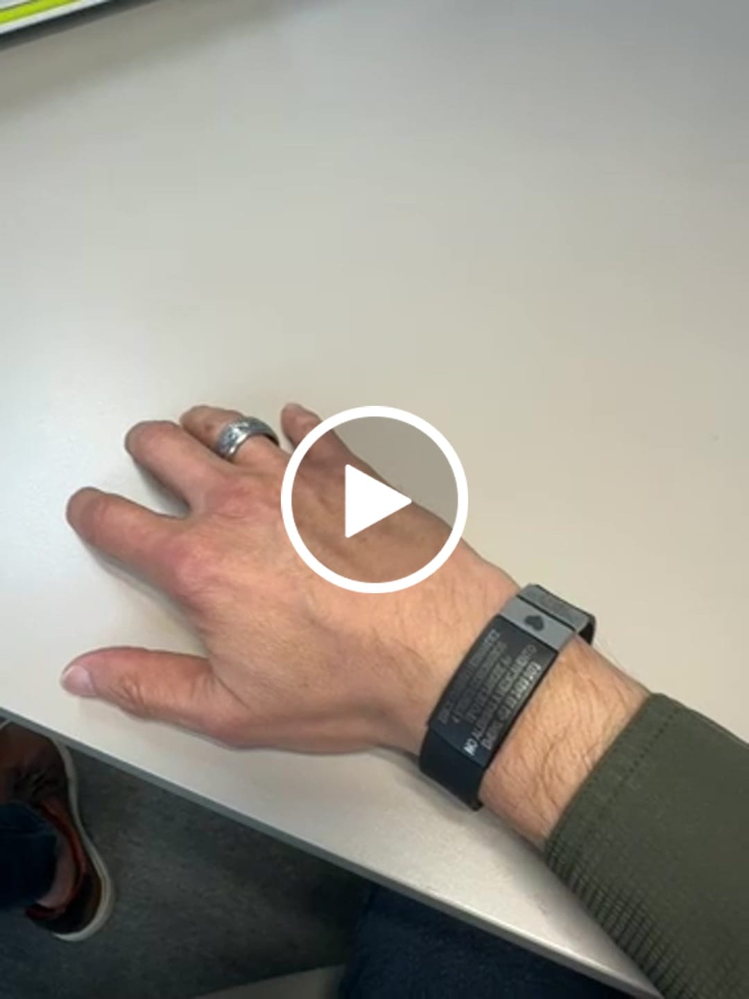 Customer video review of AXO ID - Brazalete de Emergencia