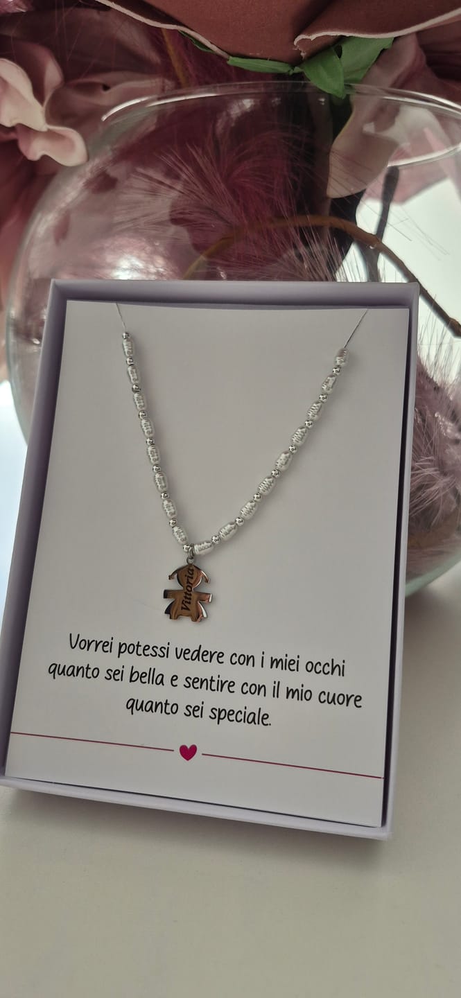 Customer photo review of Girocollo Family In Perle con ciondoli Bimbo Personalizzati