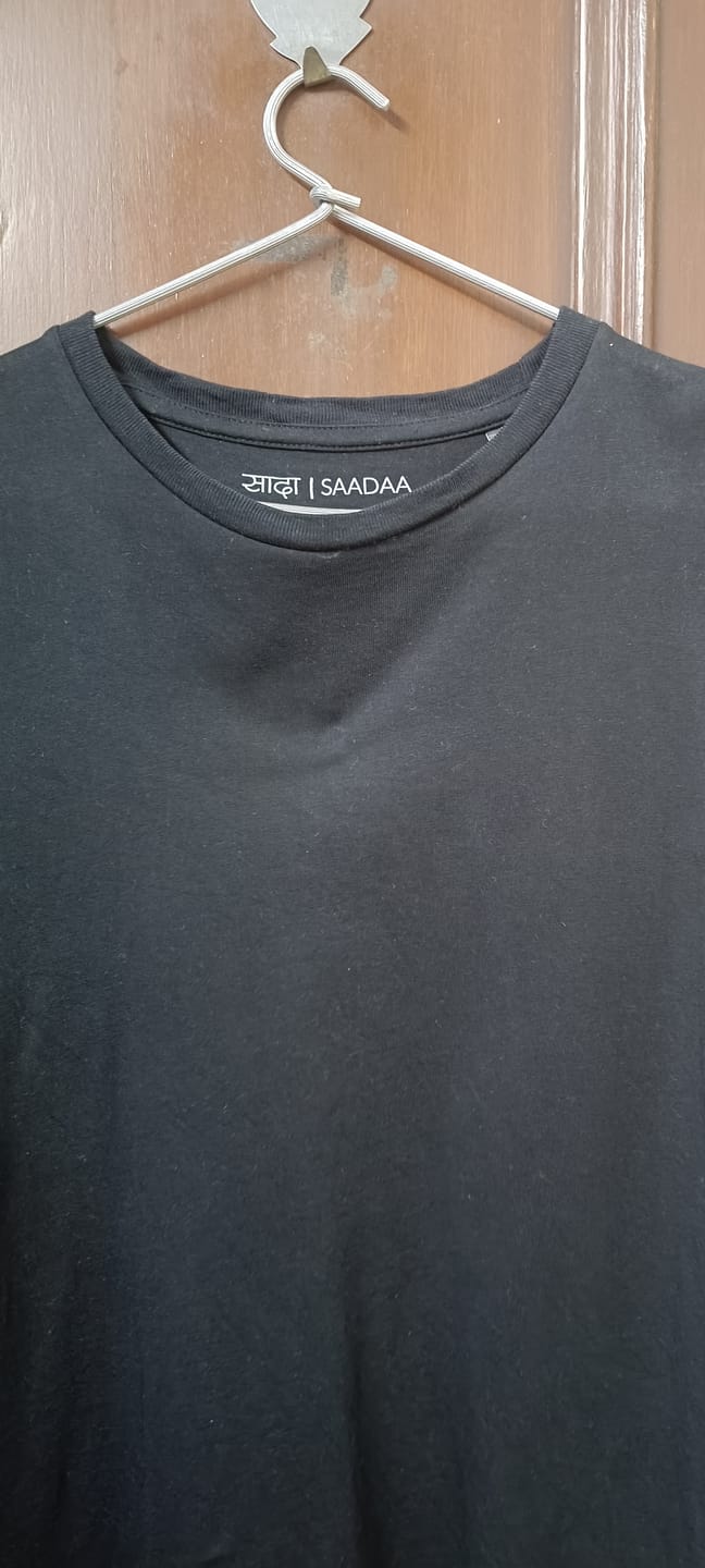 Customer photo review of Men Black Round Neck T-shirt
