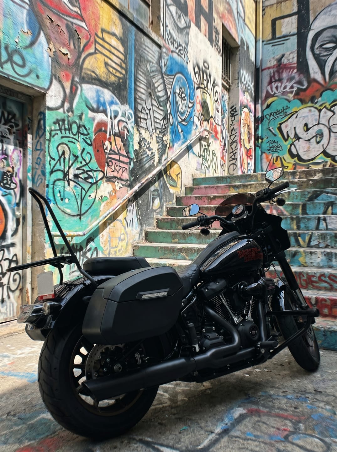 Customer photo review of 32L - Darkin Large Quick Mount Leather Wrap Hard Saddlebags for 2025+ Harley Softail Low Rider S FXLRS