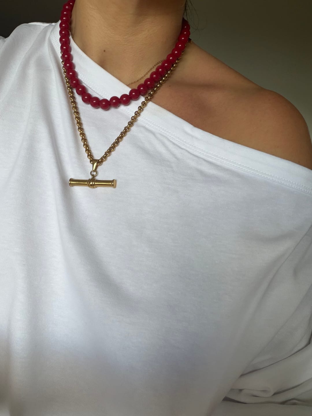 Customer photo review of XL T-Bar Necklace