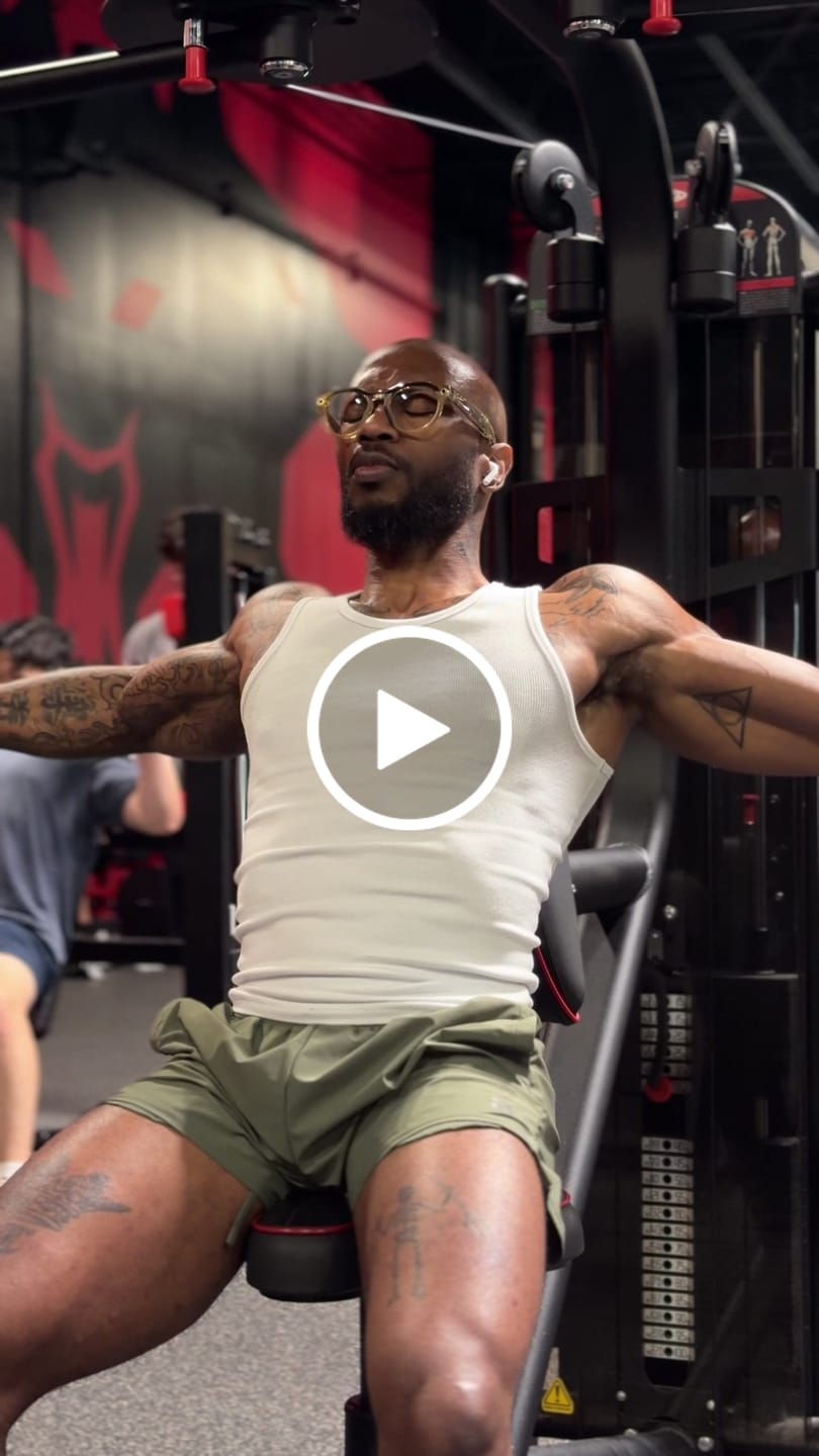 Customer video review of Essential Shorts 5" Inseam