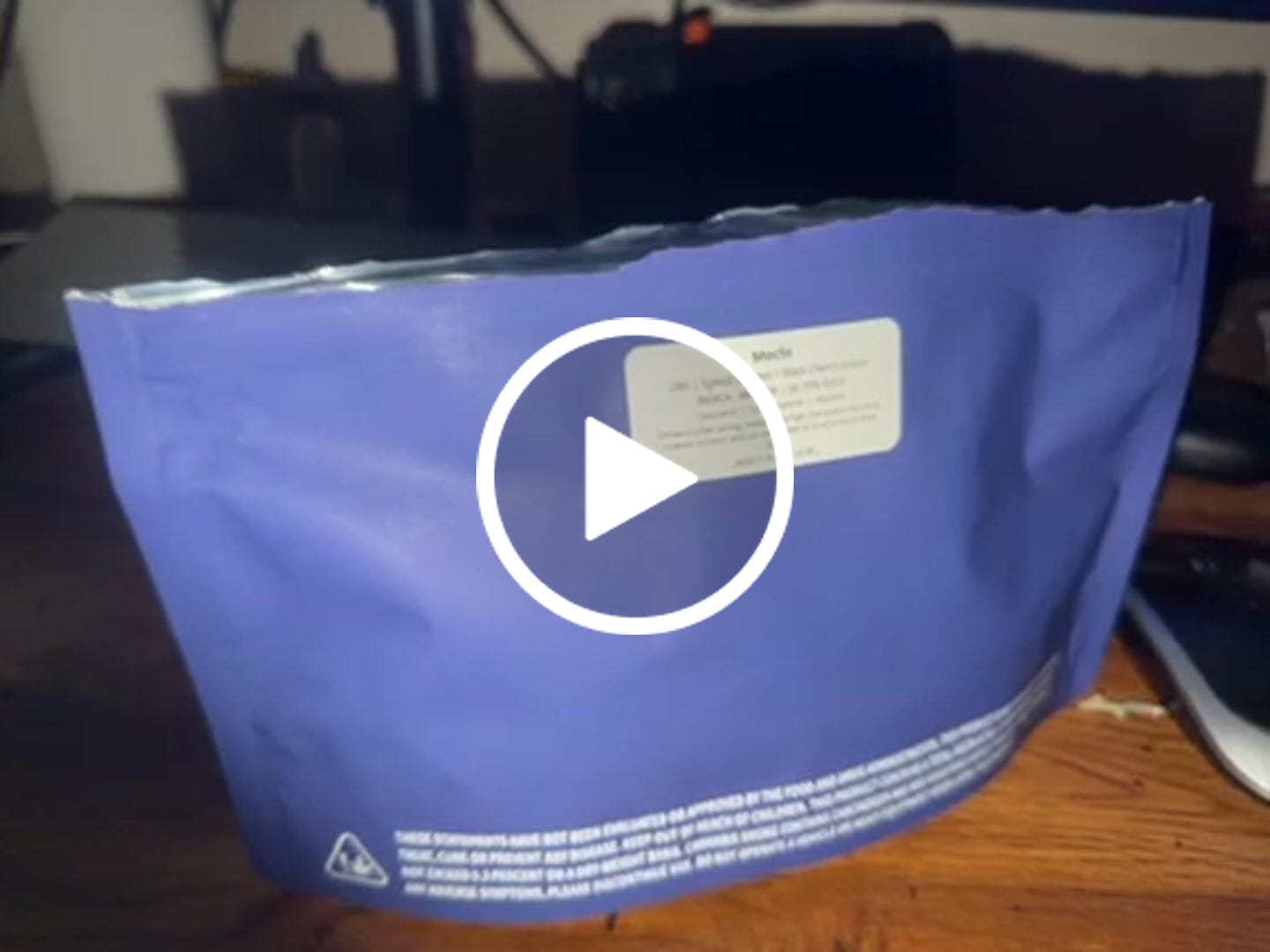 Customer video review of Mochi