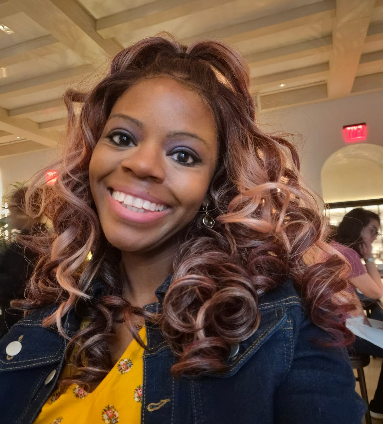 Customer photo review of Outre Perfect Hairline Glueless 13x6 HD Lace Front Wig - SHARONA