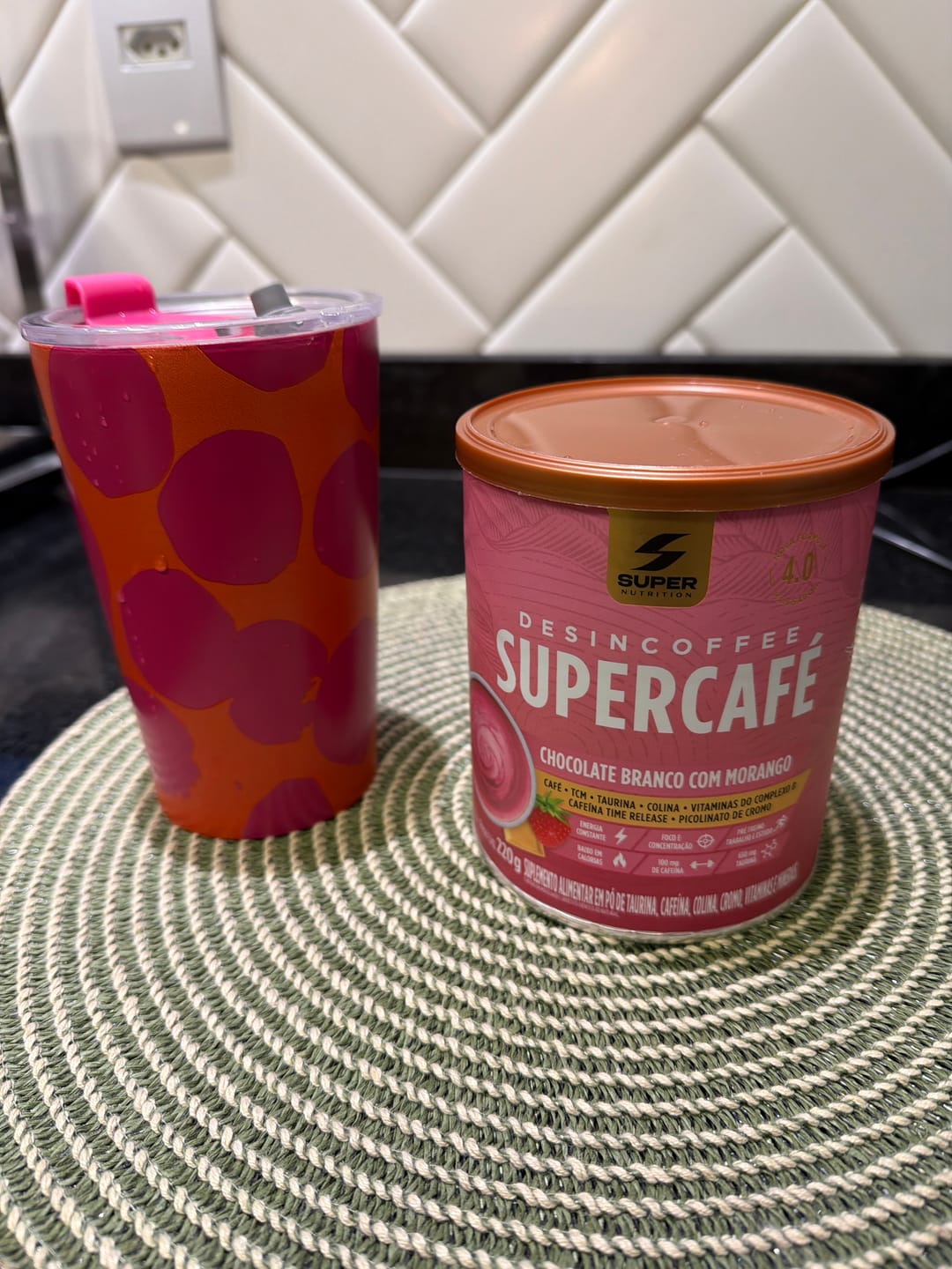Customer photo review of Supercafé Chocolate Branco com Morango