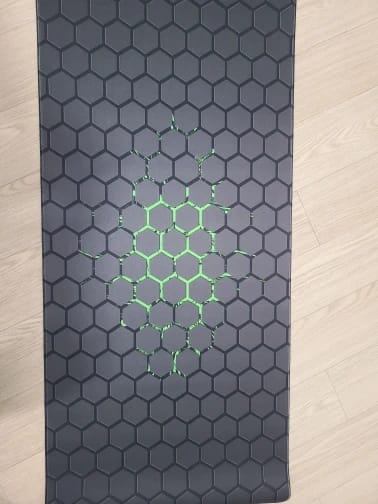 Customer photo review of Hexagon XXL Gaming Mouse Pad – Extended Non-Slip Desk Mat