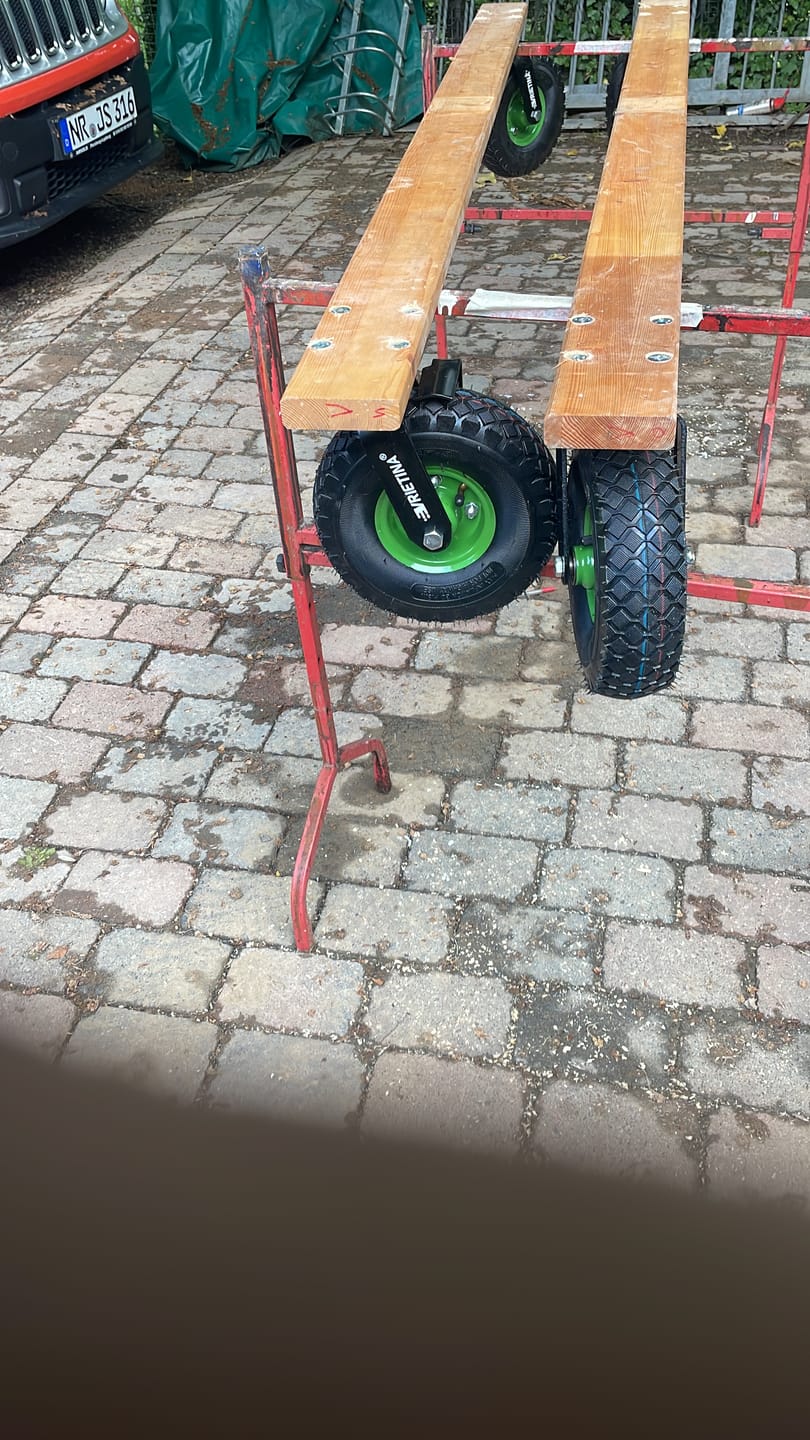 Customer photo review of 4er-Set Schwerlastrollen 250 mm – 2× lenkbar mit Bremse, 2× lenkbar, bis 400 kg – für Werkstatt & Garten