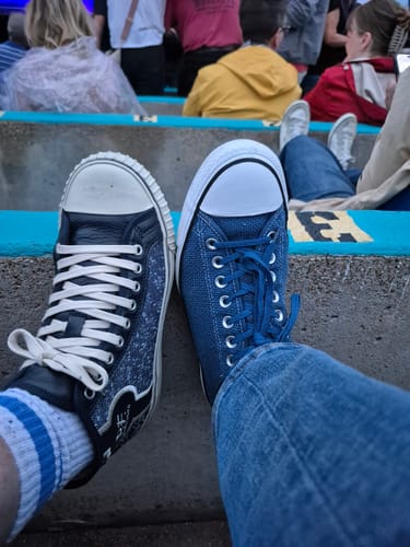 Customer photo review of Center High-Top Navy/Gray