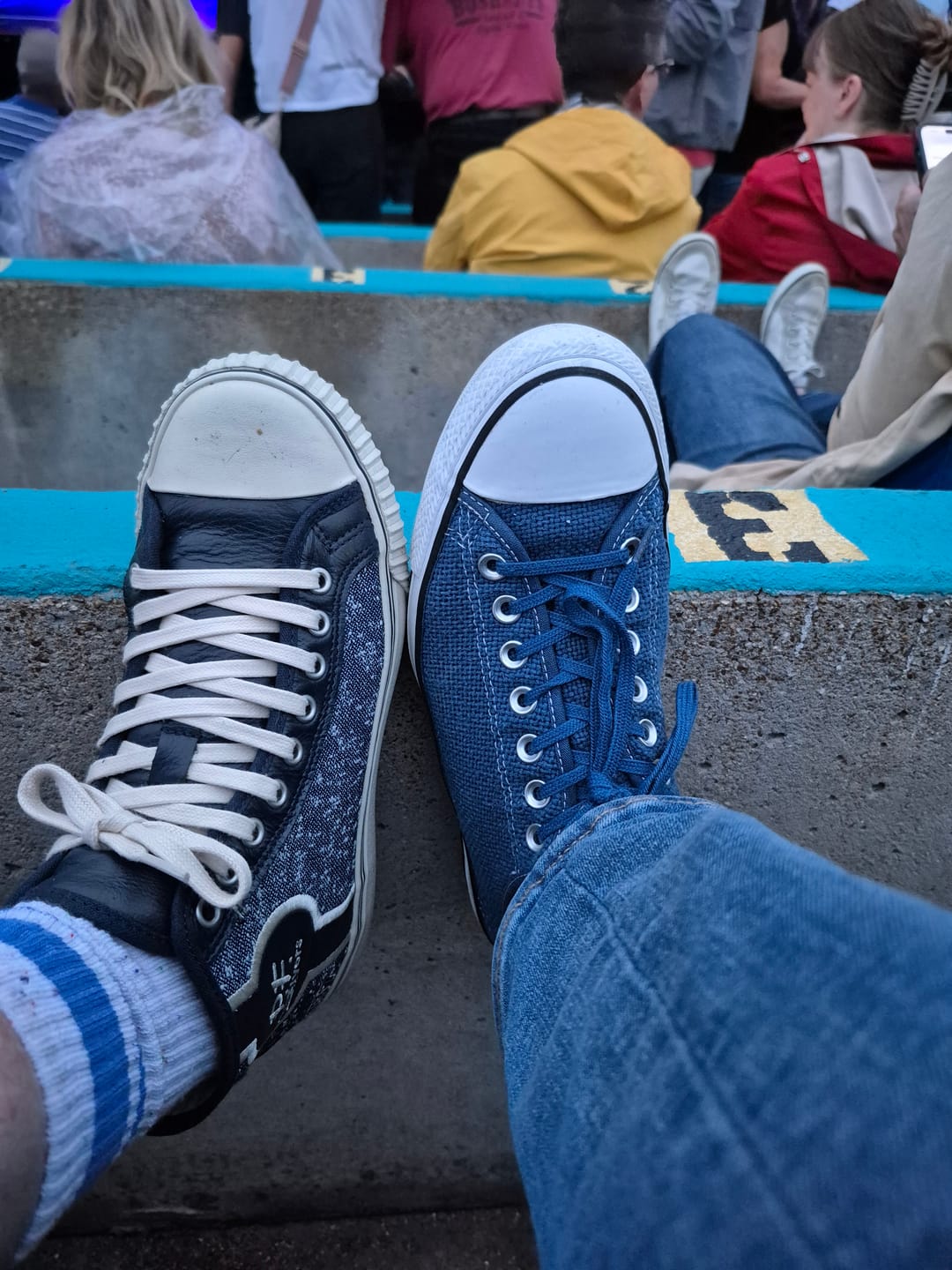 Customer photo review of Center High-Top Navy/Gray