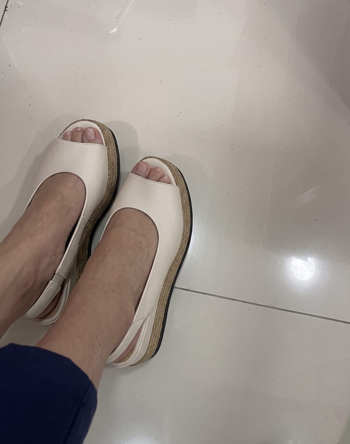 Customer photo review of Agnesa White