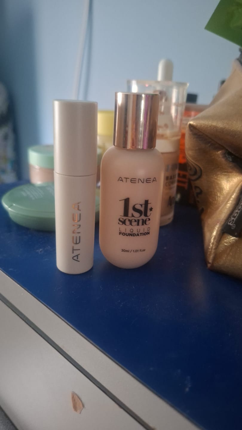 Customer photo review of BASE DE MAQUILLAJE LÍQUIDA 1ST SCENE