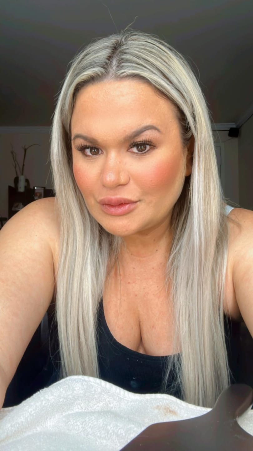 Customer photo review of Virgin Flat Silk Weft Hair Extensions Blonde Highlights #P19/60