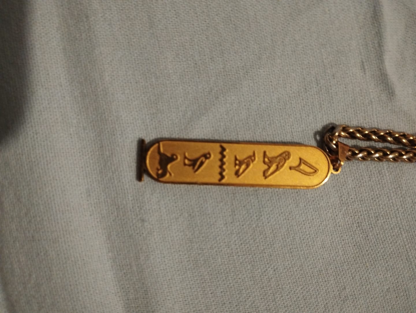 Customer photo review of Collier Personnalisé Hiéroglyphes Égyptiens