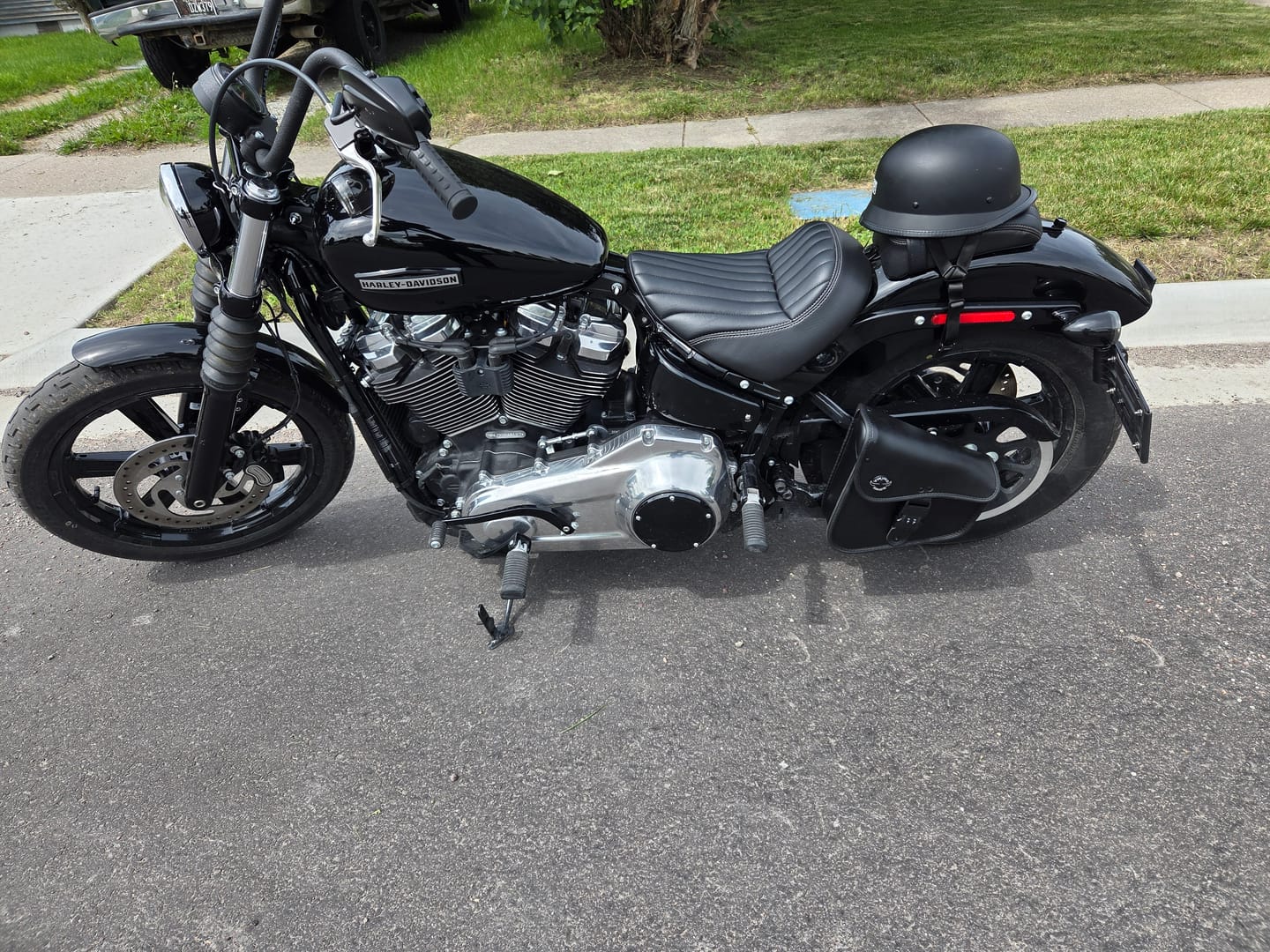 Customer photo review of 3L - Digilock Motorcycle Swingarm Bag for Harley Softail