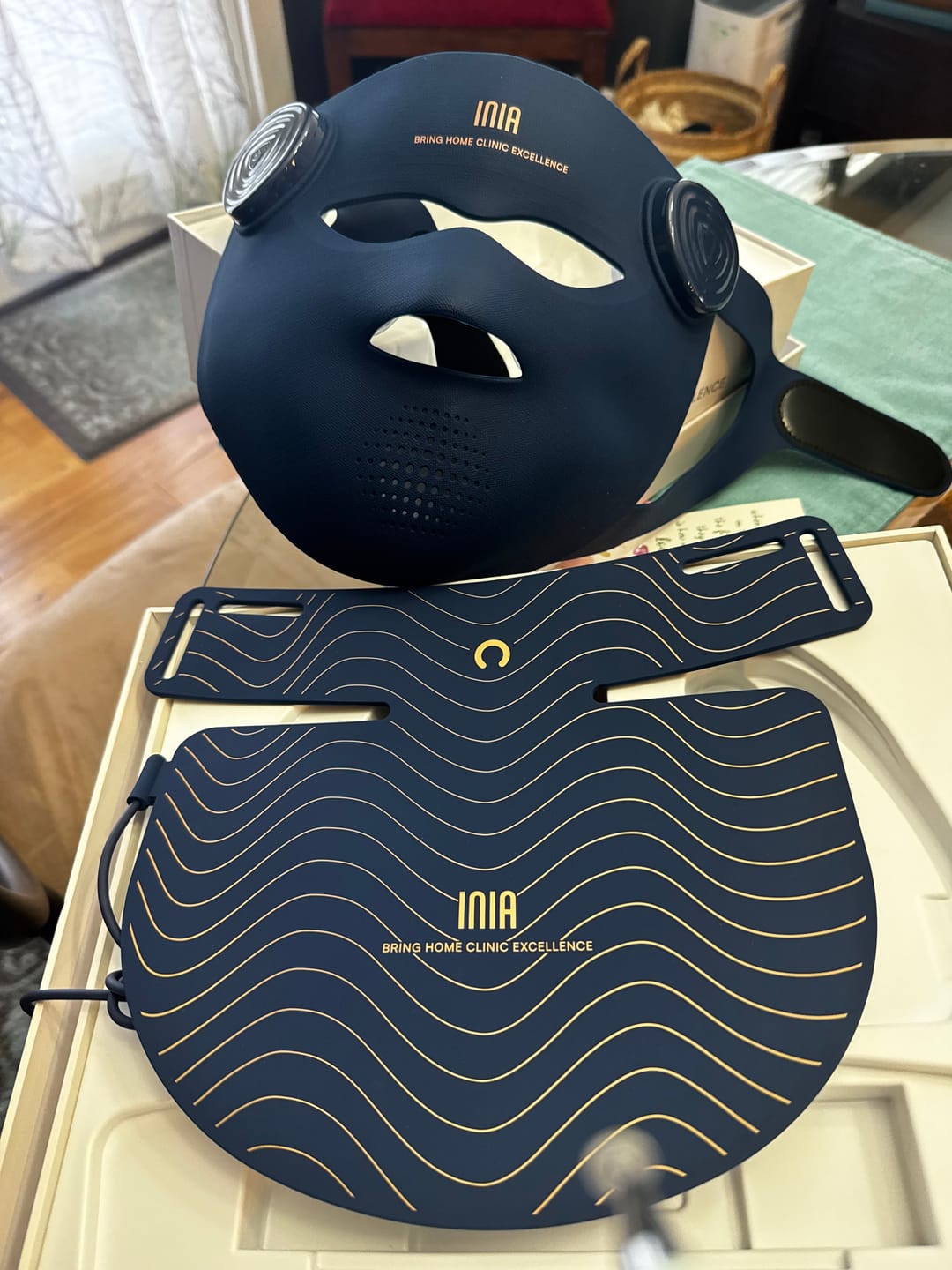 Customer photo review of INIA GLOW 4D Face & Neck Pro Kit