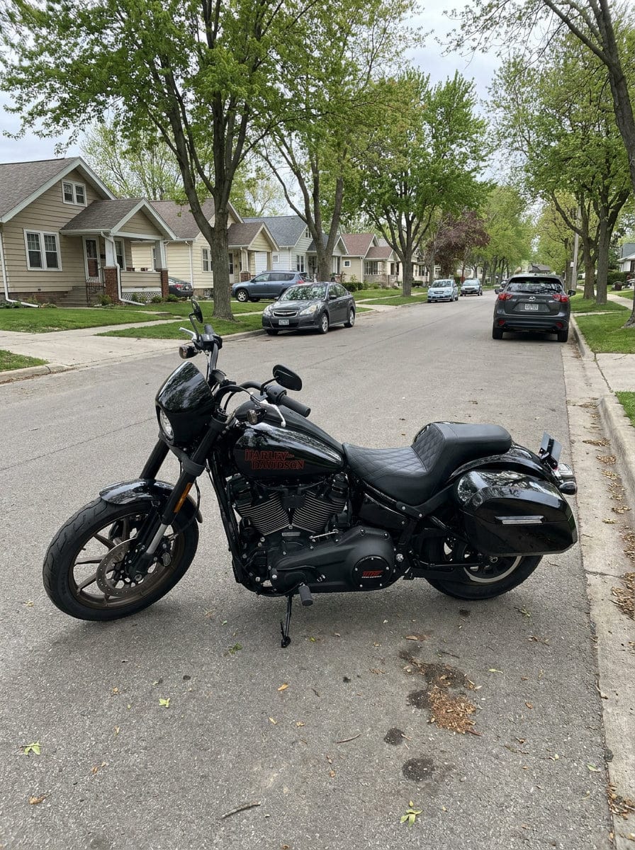 Customer photo review of 32L - Darkin Large Quick Mount Painted Hard Saddlebags for 2025+ Harley Softail Low Rider S FXLRS
