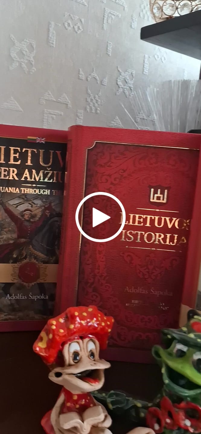 Customer video review of Senasis Vilnius: pirmą kartą – įspūdingas kolekcinis leidimas + šimtai retų iliustracijų + metalo kampai + priedai + galimybė personalizuoti vardu ir sveikinimu!