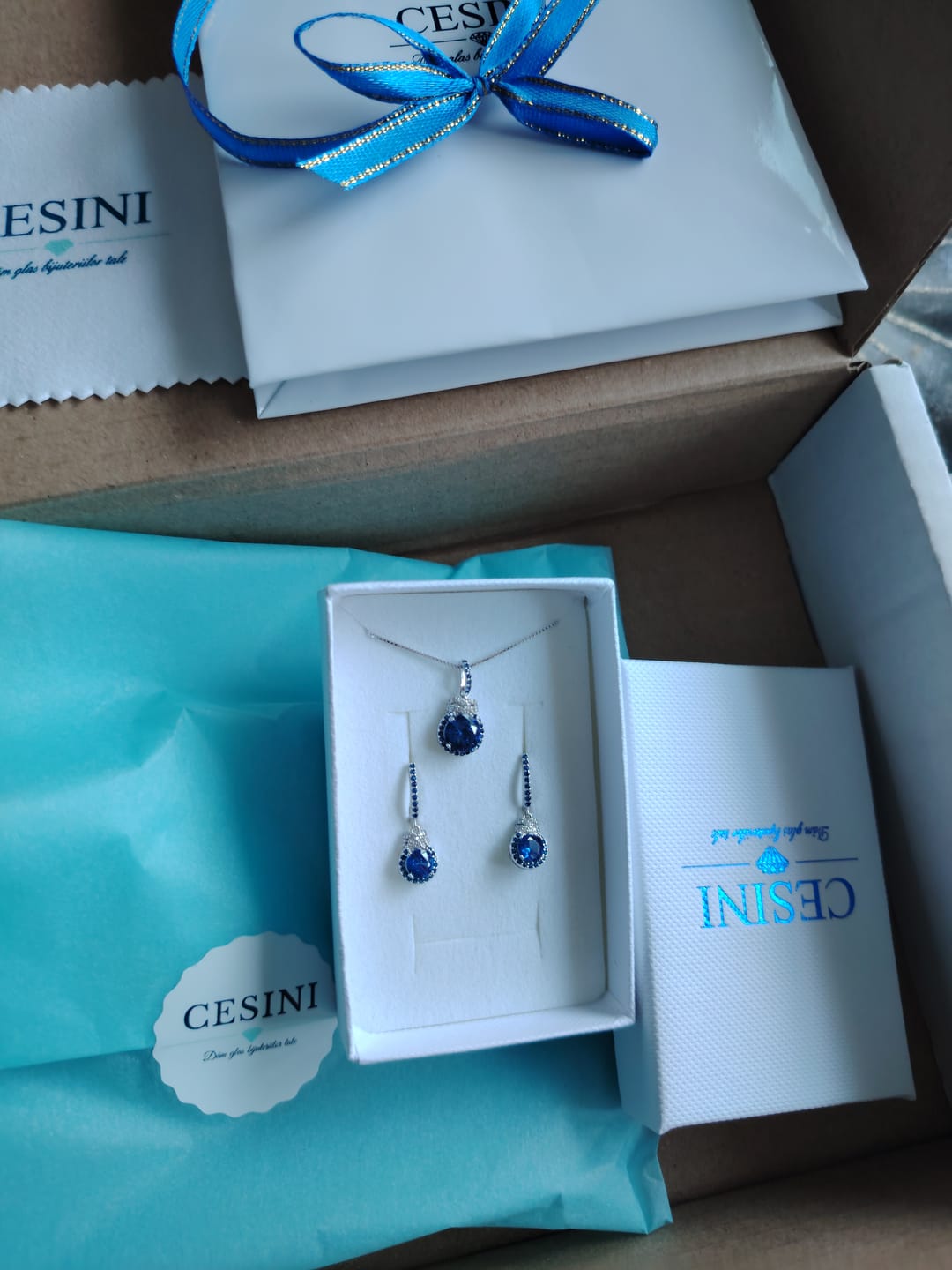 Customer photo review of Set din Argint Royal Sapphire