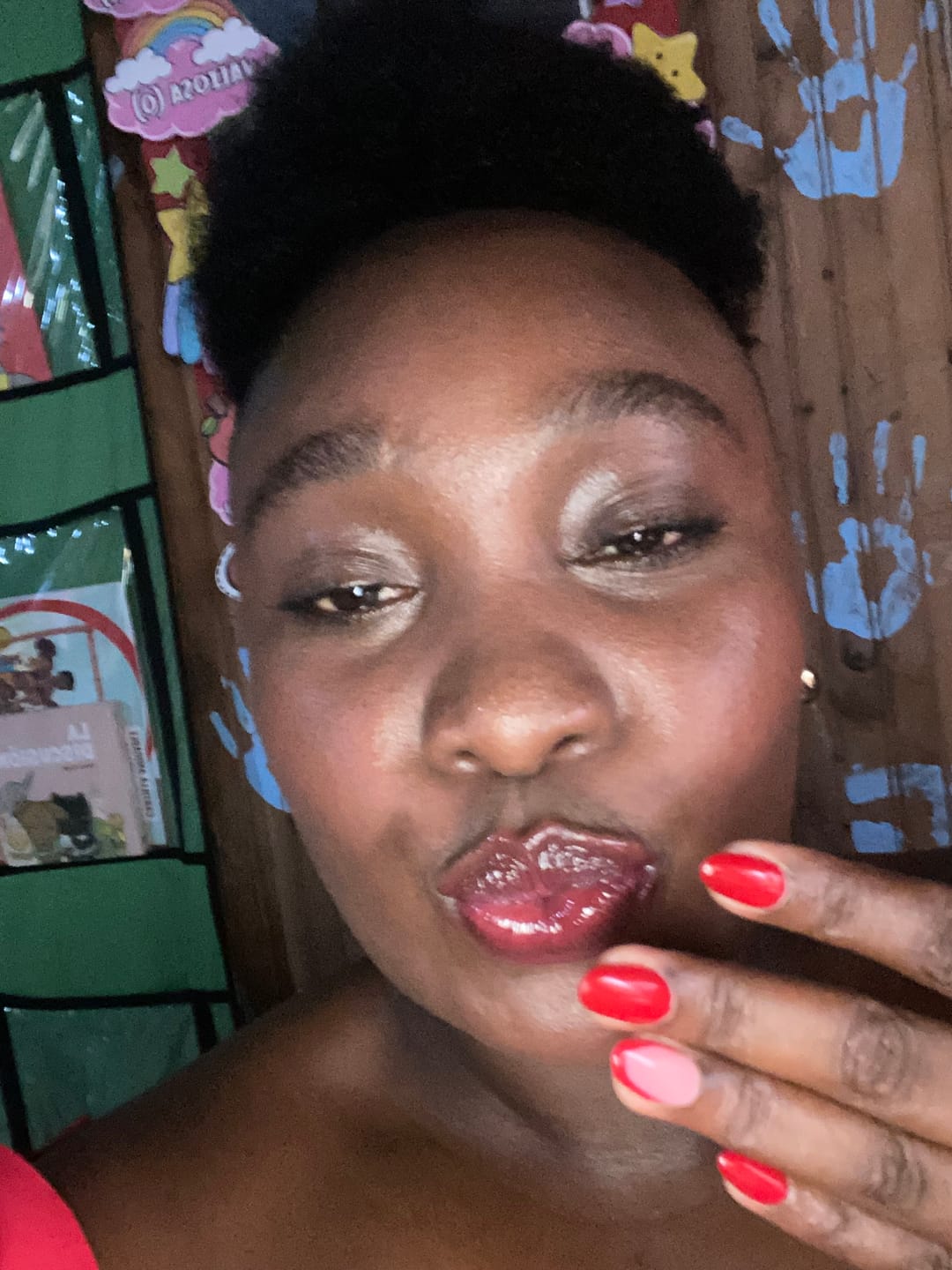 Customer photo review of FIJADOR DE MAQUILLAJE 1ST SCENE