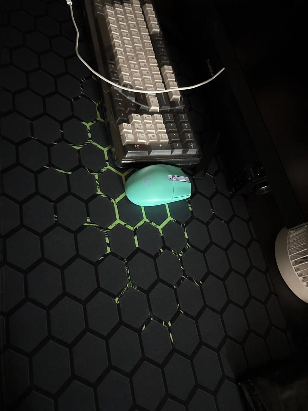 Customer photo review of Hexagon XXL Gaming Mouse Pad – Extended Non-Slip Desk Mat